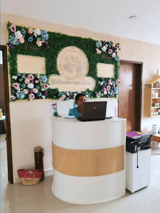Recepción del consultorio de Nutrición con Taby